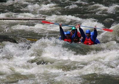 Paddles high whitewater rafting the Klickitat River